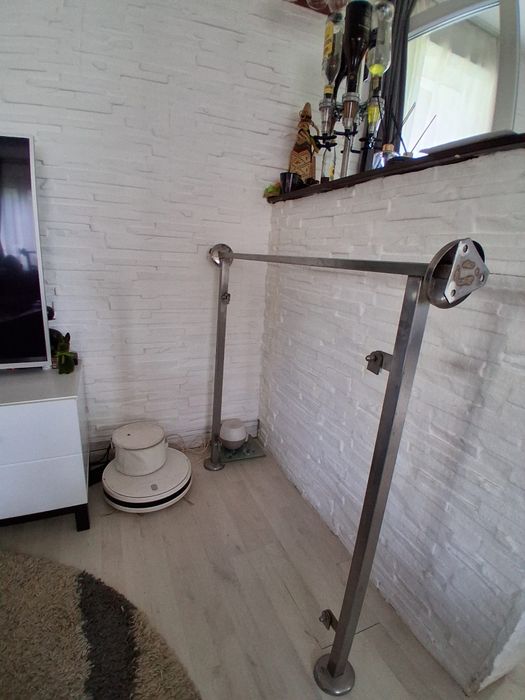 Balustrada inox cu sticla neagra securizata