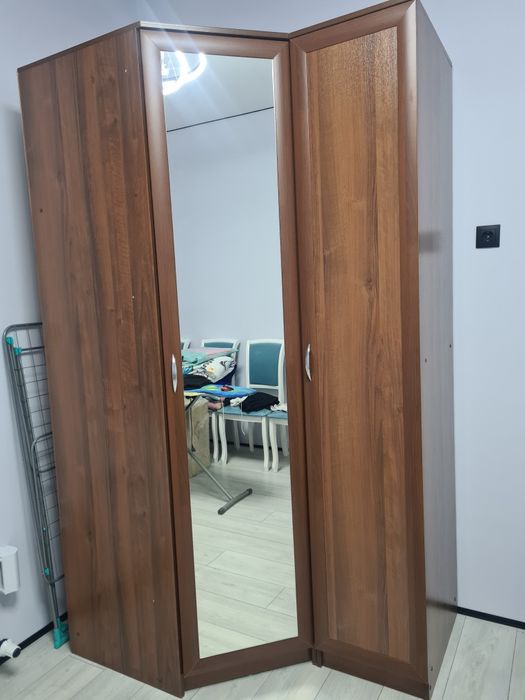 Угловой шкаф и пенал