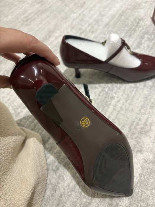 Новые кожаные туфли