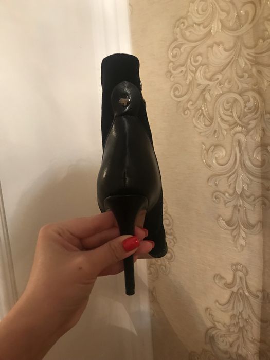 Замшевые полусапожки