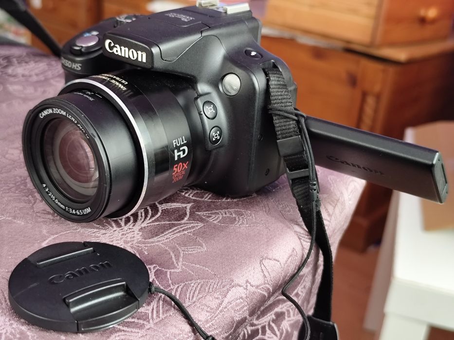 Като НОВ: Фотоапарат Canon PowerShot SX50 HS (под 2000 кадъра) + пълен