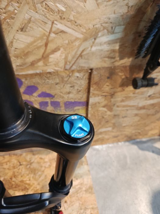 Furcă Fox Rhythm shock fox float x