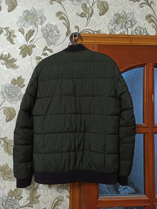 Бомбер-куртка, размер L