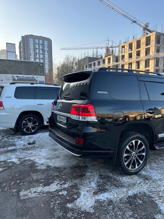 Рестайлинг комплект на Land Cruiser 200