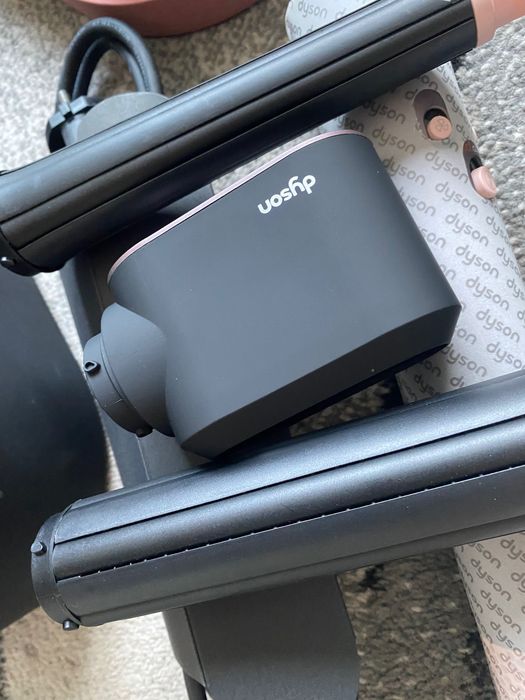 Dyson AirWrap i.d. HS08 мултистайлър чисто нов маша