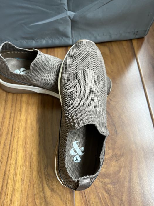Продаюися кроссрвки. Размер 36