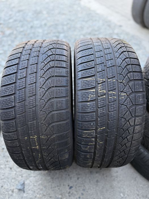 2x 255 40 19 Pirelli Pzero Winter