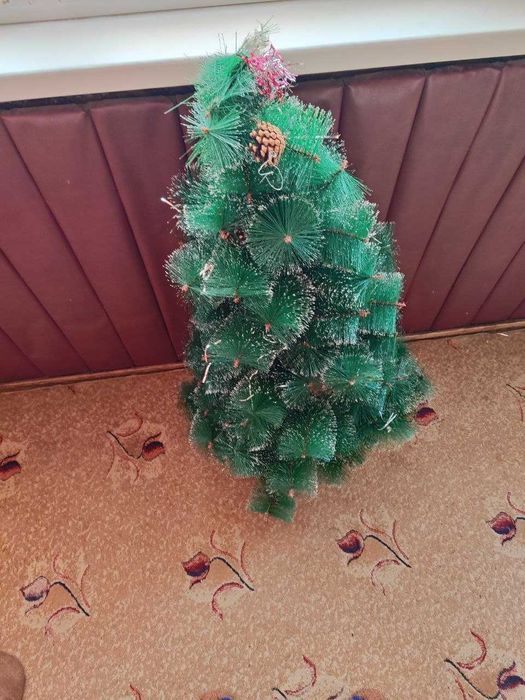 Продается елка новогодняя в хорошем состоянии