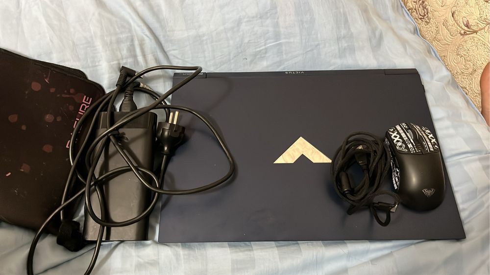 Срочно продам, мышка и коврик в подарок