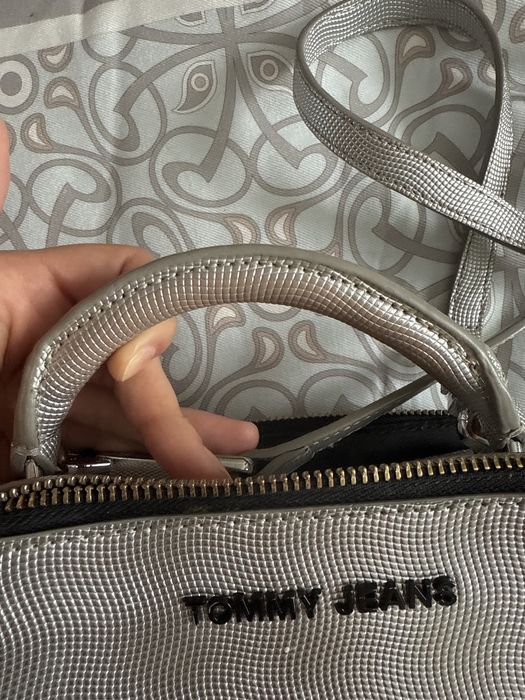 сумка от tommy hilfiger