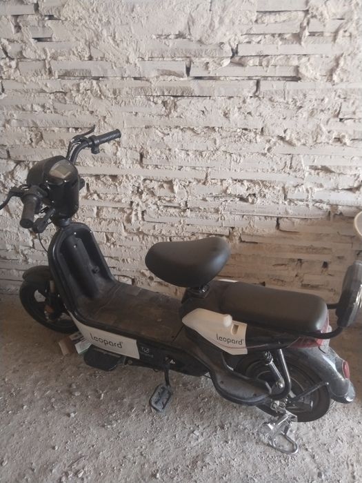 Электро скутер продам торг есть