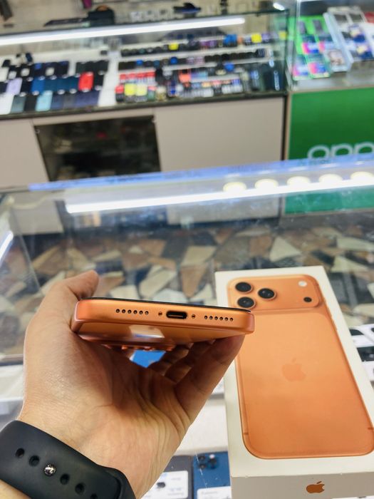iPhone 17 Max 256 gb orange