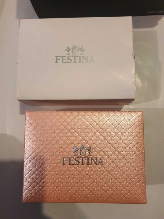 Ceas Festina nou, dama