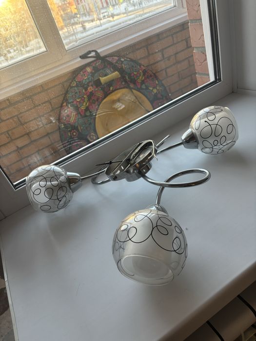 Продам люстру,   хорошом состояний