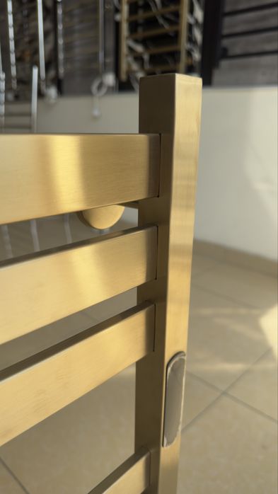 Золотой электрический полотенцесушитель от производителя