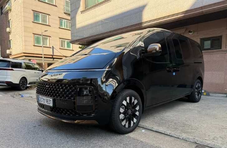 Hyundai Staria Lounge