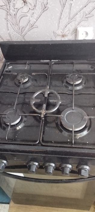 Продам газовую плиту
