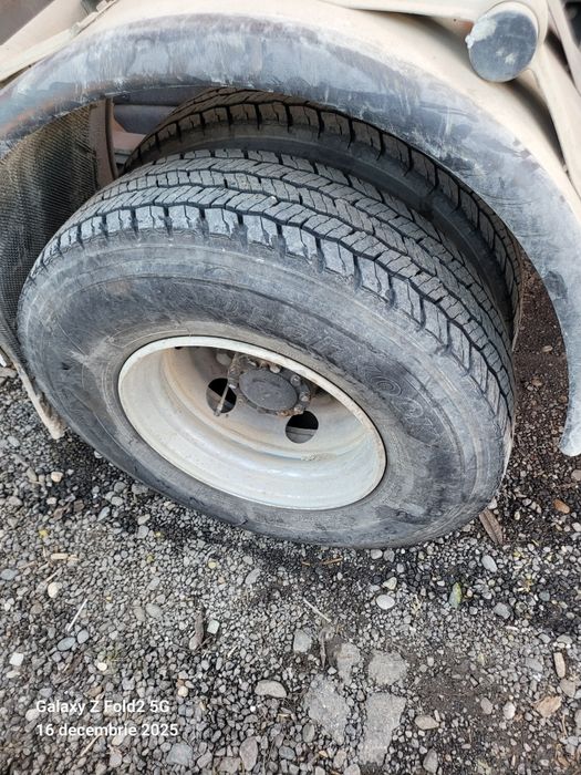 Renault Trucks Midlum an 2006 Basculabil 3 parti  pe cutie