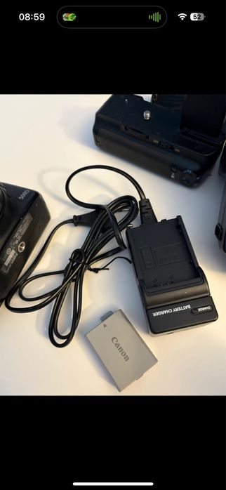 Canon EOS 500D, 15.1MP + Obiectiv EF-S 18-55mm IS.