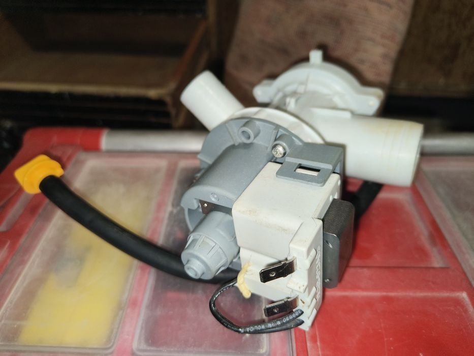 Помпа для слива воды бытовой техники