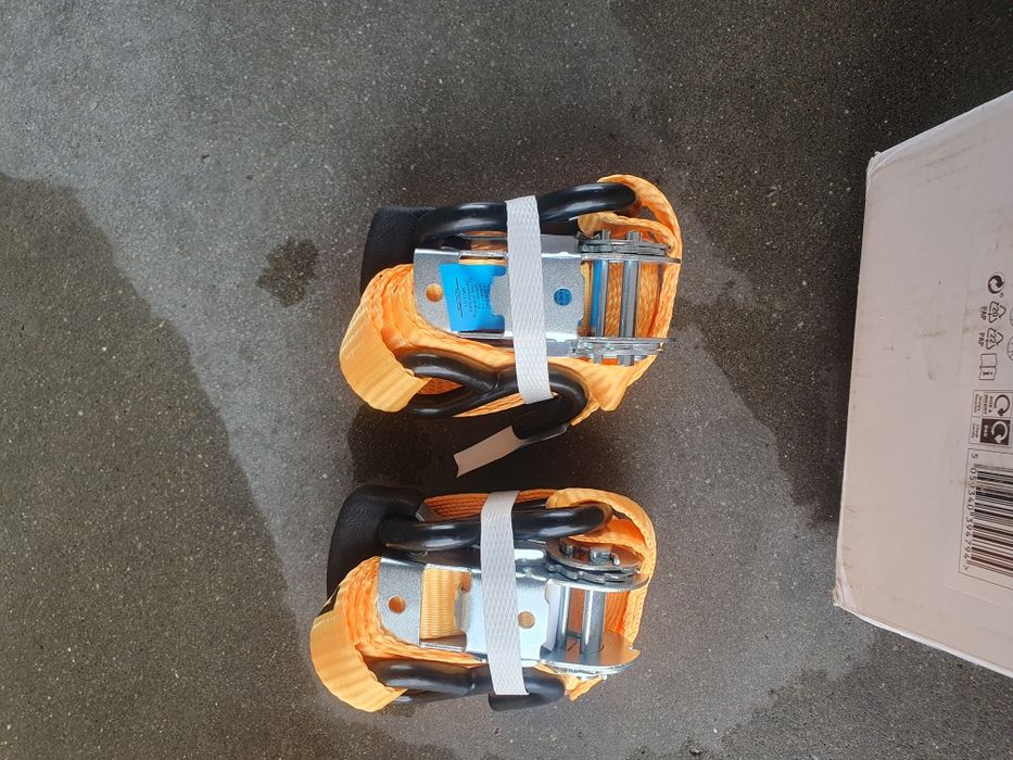 Продавам 4  броя колана с тресчотки