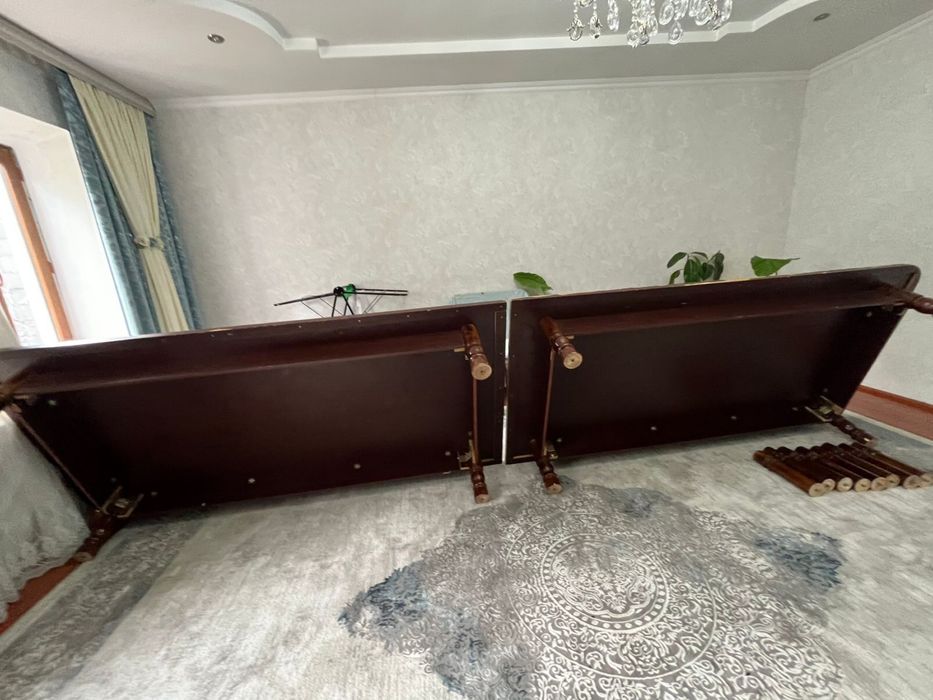 Стол(с ножками.)