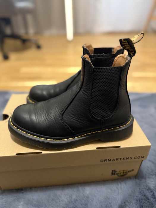 Ghete Chelsea Dr. Martens din piele