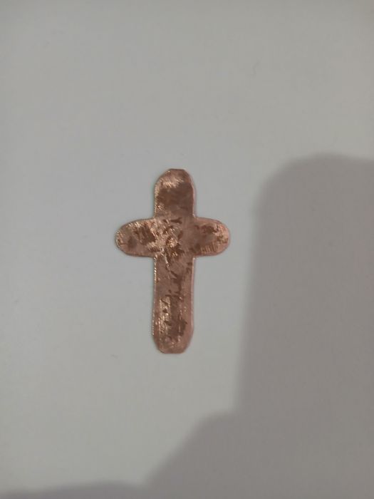 Cruce din cupru,99%, de pus la gat,   lucrata manual