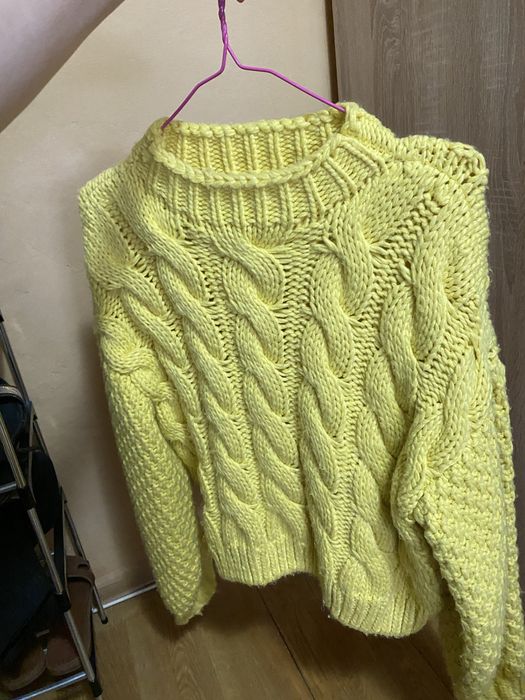 Pulover tricotat galben