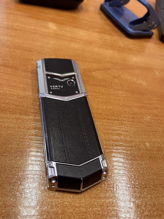сот телефон VERTU цена 40 000 тенге