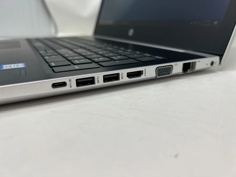 Okazie* HP Intel i5 , RAM 8gb ddr4, SSD m2 250gb. Baterie 2ore, ecra