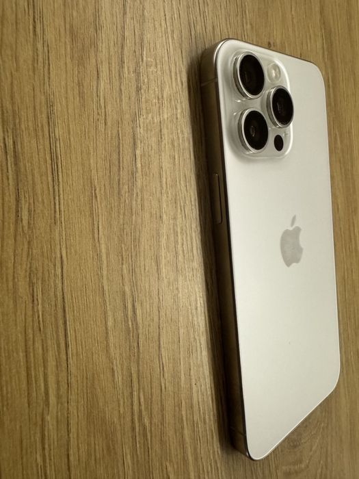 iPhone 15 Pro max White -За части Корпус