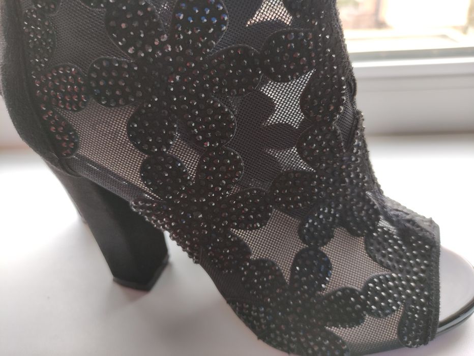 Нарядные ботильоны 38-39 размер