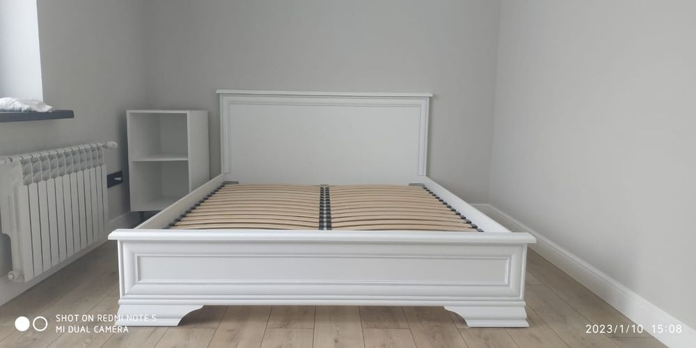 Кровать двуспальная