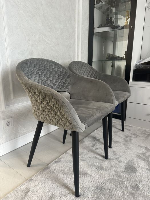 6 стульев в отличном состоянии