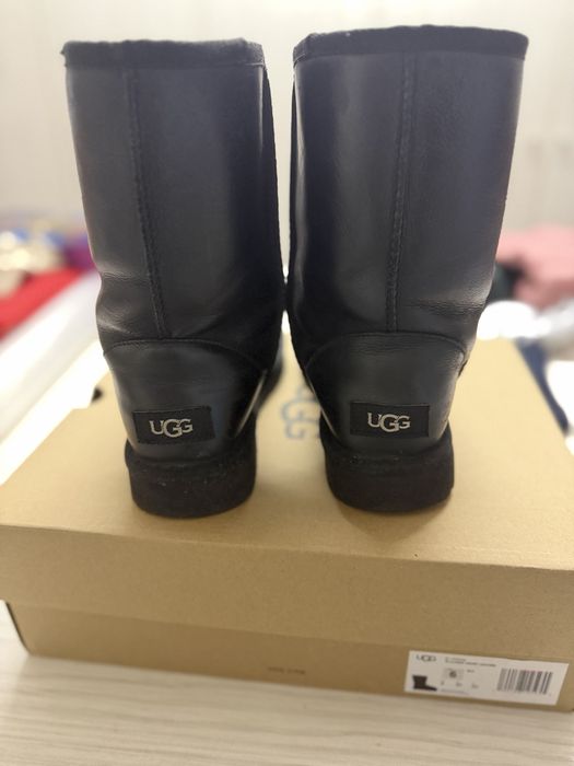 Cizme Ugg negre din piele marimea 37