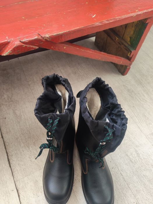 Продам новые Керзовые сапоги