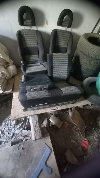 Продам сиденья б/у комплект