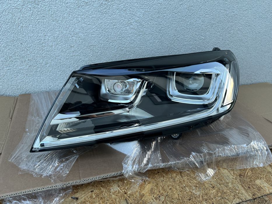 Far stanga VW Touareg 7P Facelift Xenon Adaptiv + LED Original NOU NOU