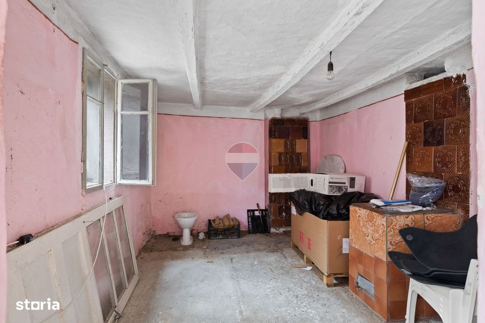 Casă de vânzare în zona Gai cu teren de 1.480 mp