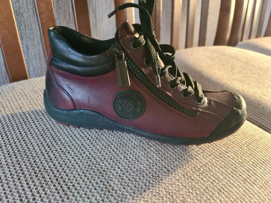 Продам женские прлуботинки