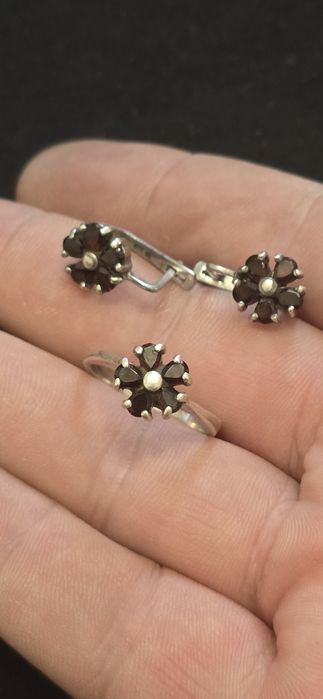 Set argint cu granate