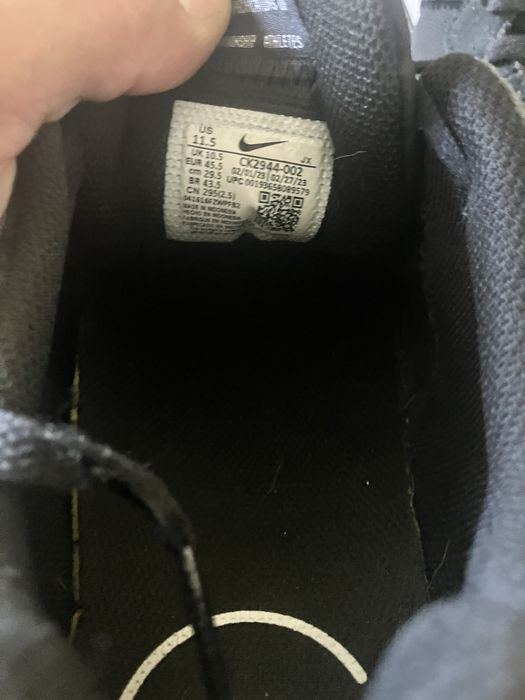 Nike venture runner