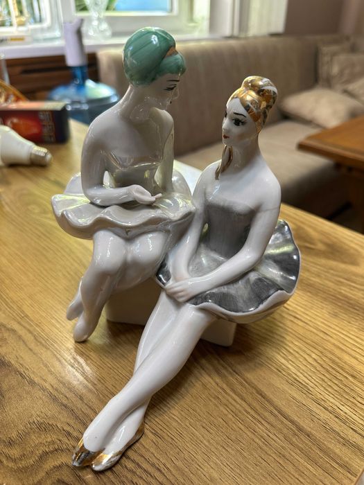 Статуэтки Фарфор