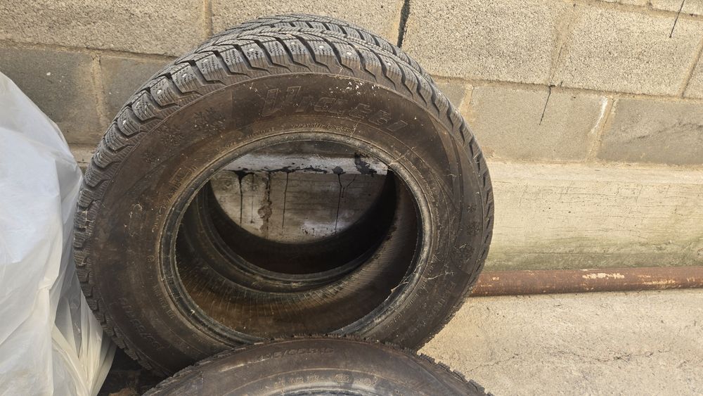 Зимние шины 3шт 195/65 R15