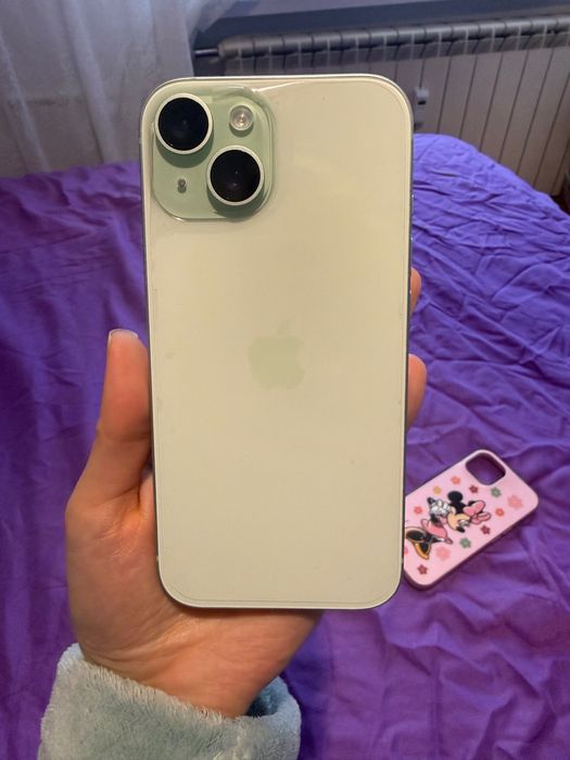 Продавам iPhone 15