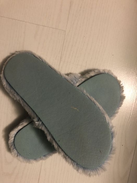 Papuci de casa pufosi, marime 37