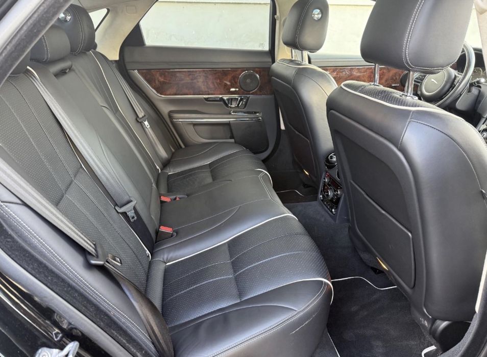 Dezmembrez  Jaguar XJ 3.0 Diesel 275 cp 2010-2015