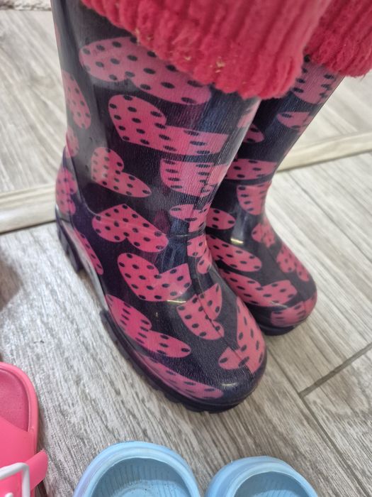 Обувки кецове боти ботуши сандали пантофи гумени ботуши за момиче