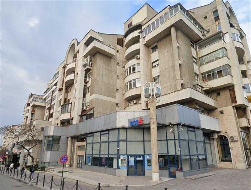 Inchiriez Apartament 3 camere Universitate